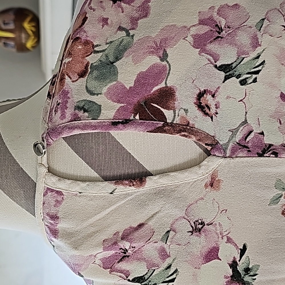 Jennie & Marlis long sleeve floral top size large - Picture 5 of 6